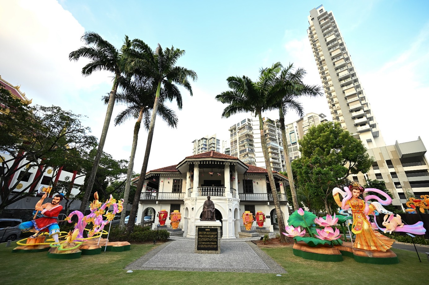 Moonlit Legends - Lawn Installations